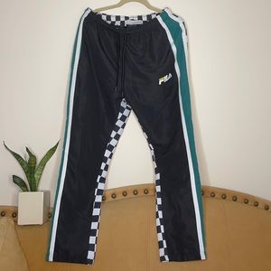 MENS M FILA SWEATS